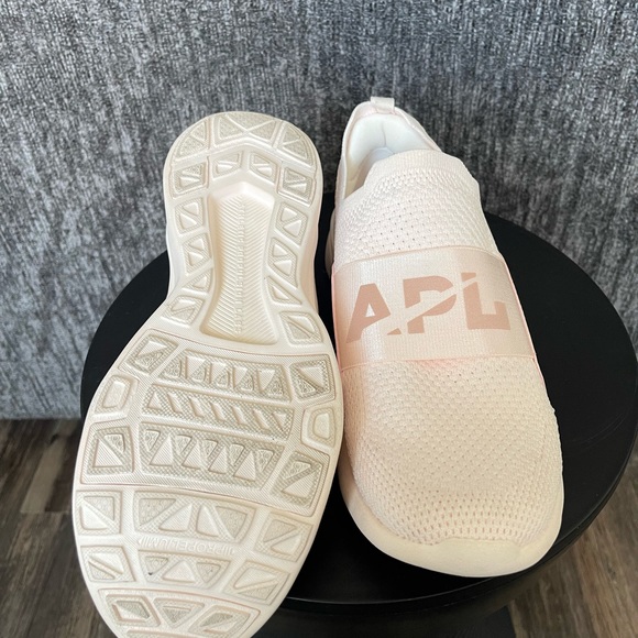 APL Women’s TechLoom Bliss Size 7.5 - Picture 13 of 14